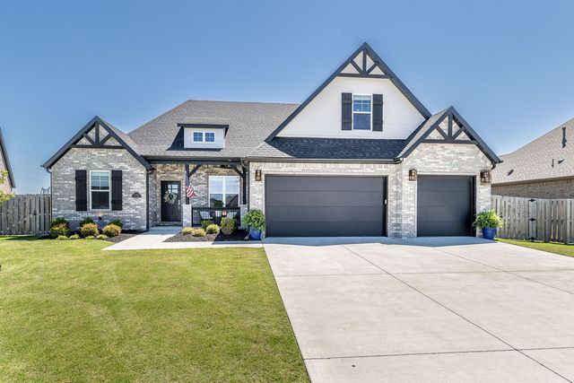 1140 Carrara Street, Tontitown, AR 72762
