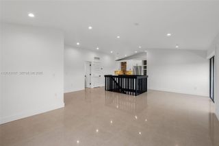 9001 SW 94th St 201, Miami, FL 33176