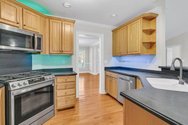 8618 Woodland Walk, North Charleston, SC 29420