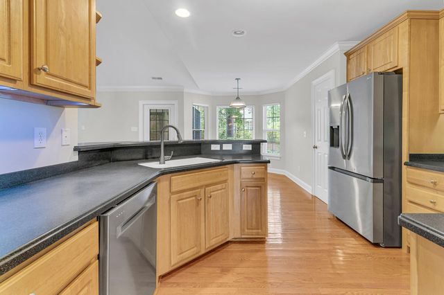 8618 Woodland Walk, North Charleston, SC 29420