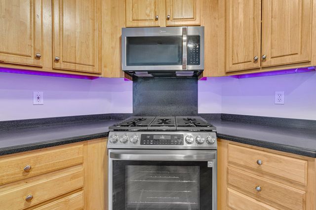 8618 Woodland Walk, North Charleston, SC 29420