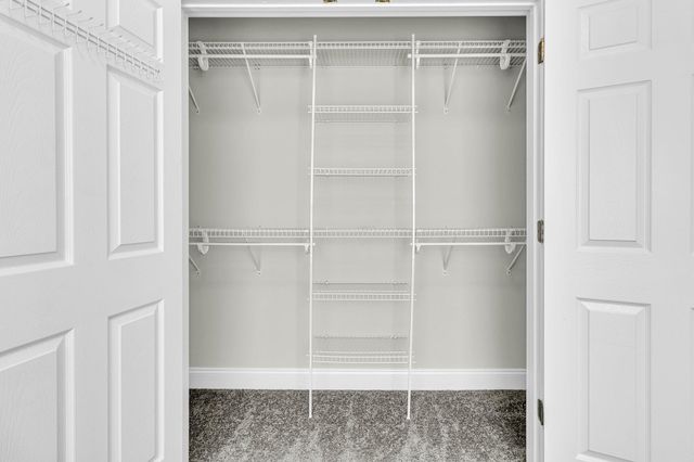 8618 Woodland Walk, North Charleston, SC 29420