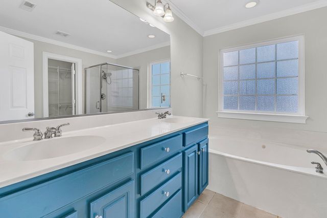 8618 Woodland Walk, North Charleston, SC 29420