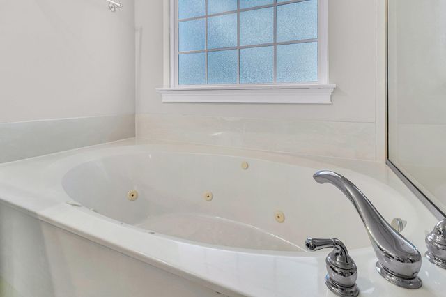 8618 Woodland Walk, North Charleston, SC 29420