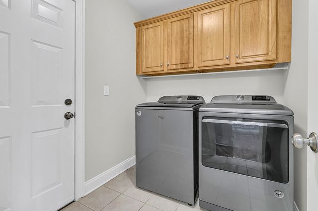 8618 Woodland Walk, North Charleston, SC 29420