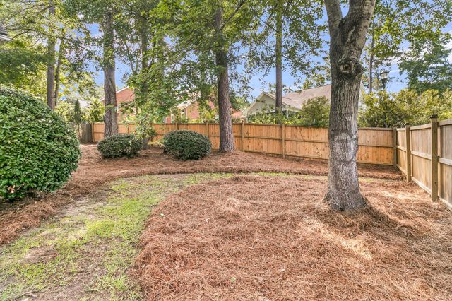 8618 Woodland Walk, North Charleston, SC 29420