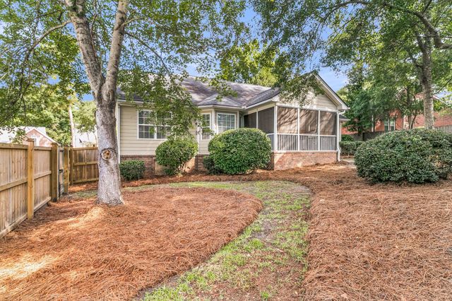 8618 Woodland Walk, North Charleston, SC 29420