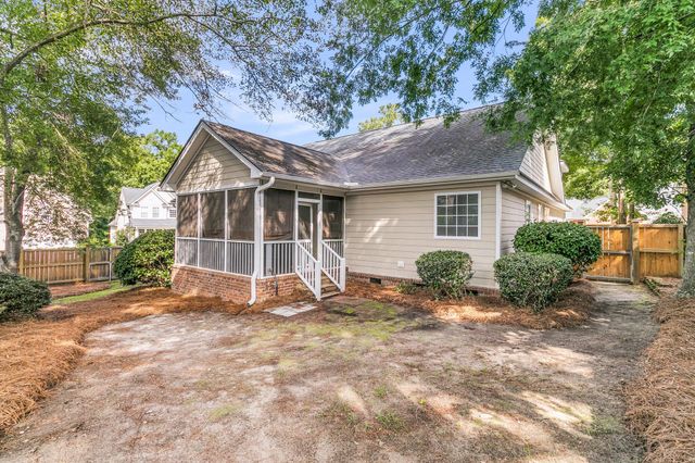 8618 Woodland Walk, North Charleston, SC 29420