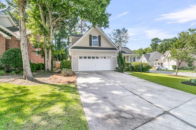 8618 Woodland Walk, North Charleston, SC 29420