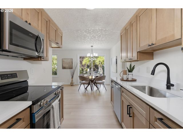5985 Sw 198TH Ave, Beaverton, OR 97078