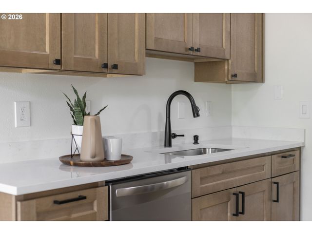 5985 Sw 198TH Ave, Beaverton, OR 97078