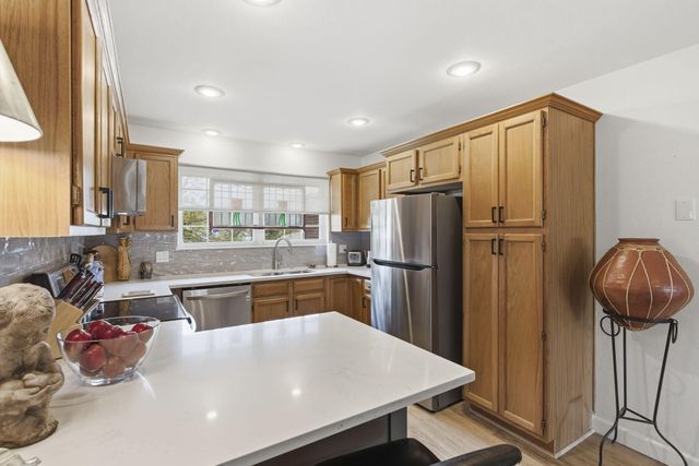 653 S Woodbridge Court, Nixa, MO 65714