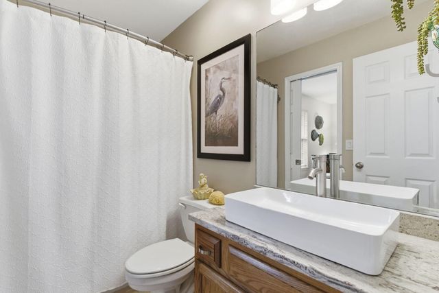 653 S Woodbridge Court, Nixa, MO 65714