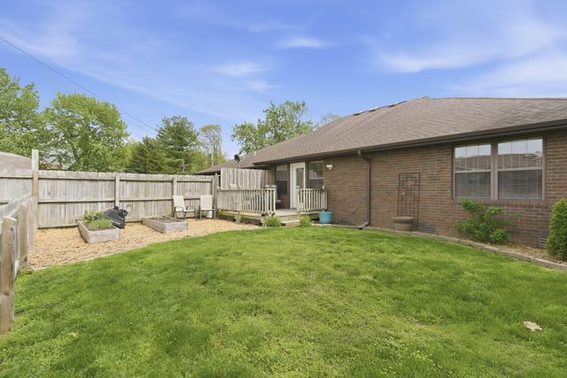 653 S Woodbridge Court, Nixa, MO 65714
