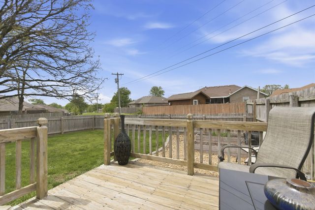 653 S Woodbridge Court, Nixa, MO 65714
