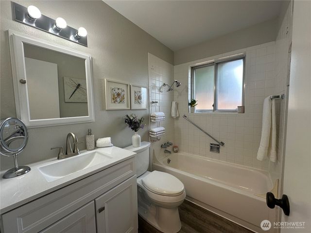 1010 W Pioneer, Puyallup, WA 98371