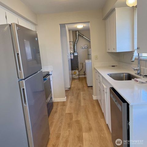 1010 W Pioneer, Puyallup, WA 98371