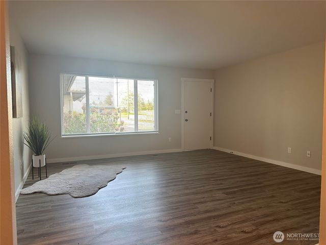 1010 W Pioneer, Puyallup, WA 98371