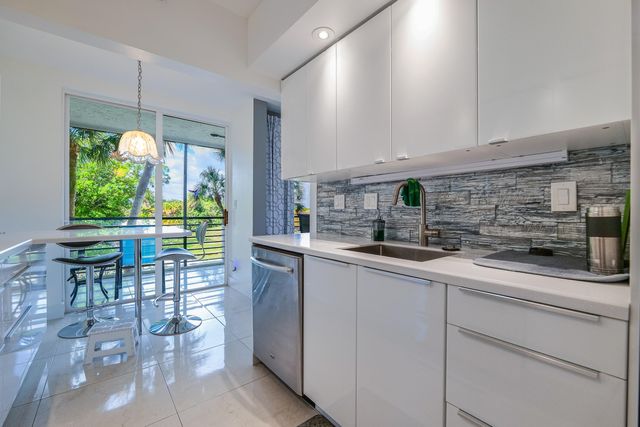 7100 Radice Court 204, Lauderhill, FL 33319