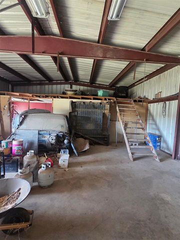 115 N Crater Creek Rd, Cache, OK 73527