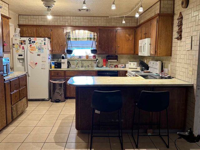 115 N Crater Creek Rd, Cache, OK 73527