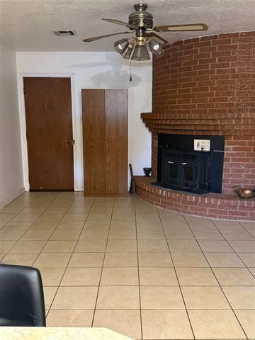 115 N Crater Creek Rd, Cache, OK 73527