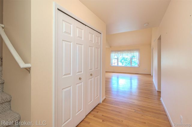 300 Avium Lane, Canton Charter Township, MI 48187
