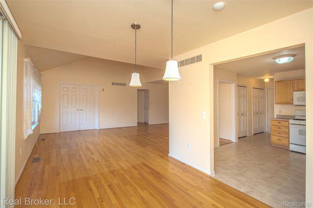 300 Avium Lane, Canton Charter Township, MI 48187