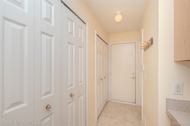 300 Avium Lane, Canton Charter Township, MI 48187