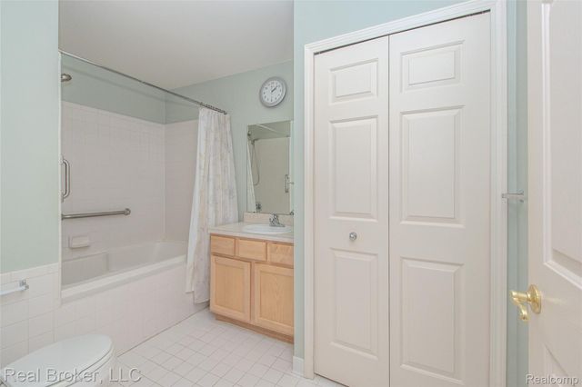 300 Avium Lane, Canton Charter Township, MI 48187