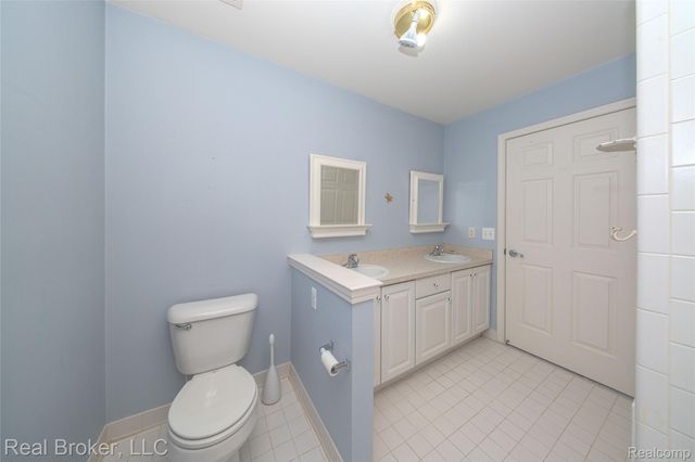300 Avium Lane, Canton Charter Township, MI 48187