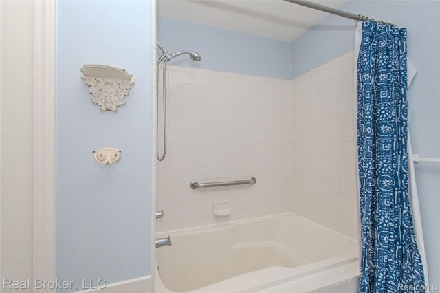 300 Avium Lane, Canton Charter Township, MI 48187