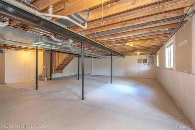 300 Avium Lane, Canton Charter Township, MI 48187