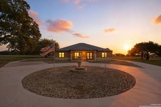 3172 N Interstate 35, Natalia, TX 78059