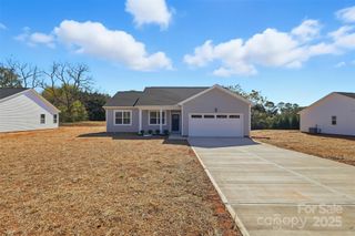 6 Colonial Avenue, Granite Falls, NC 28630
