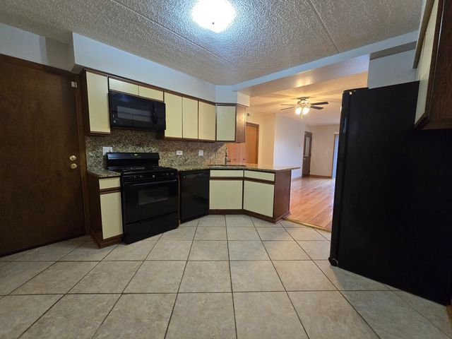 6824 16th Street 1W, Berwyn, IL 60402