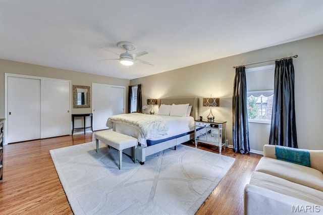 26 Granada Way, Ladue, MO 63124