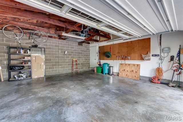 26 Granada Way, Ladue, MO 63124