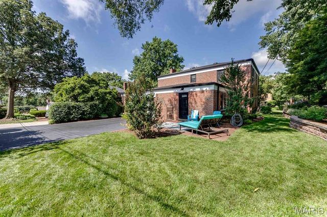 26 Granada Way, Ladue, MO 63124