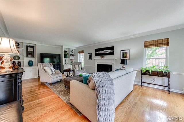 26 Granada Way, Ladue, MO 63124