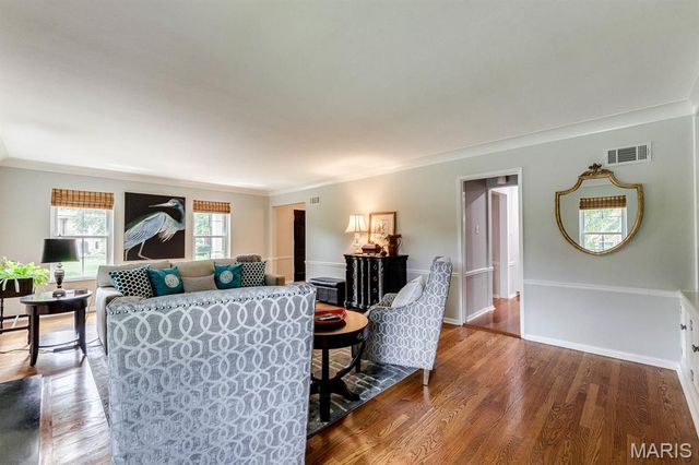 26 Granada Way, Ladue, MO 63124
