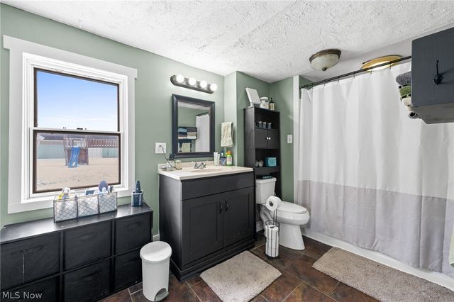 3504 Wakefield Creek Road, Farmdale, OH 44417