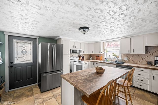 3504 Wakefield Creek Road, Farmdale, OH 44417