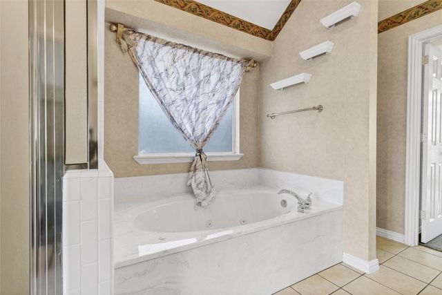 3911 Bonita Court, Granbury, TX 76049