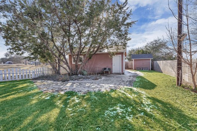 3911 Bonita Court, Granbury, TX 76049