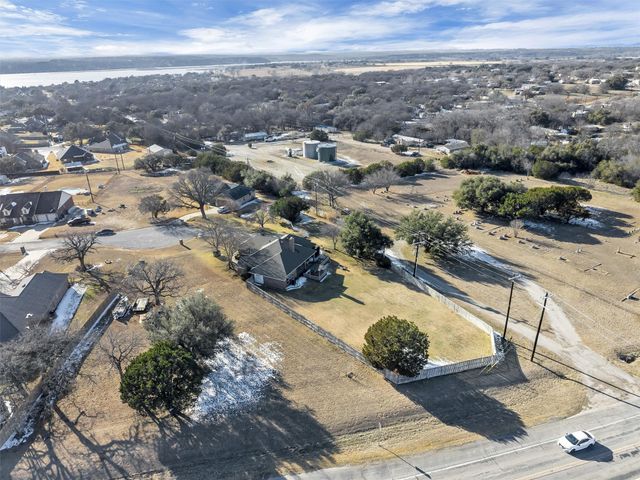 3911 Bonita Court, Granbury, TX 76049