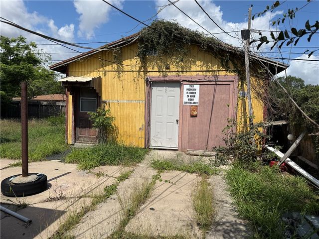 4541 Larkspur, Corpus Christi, TX 78416