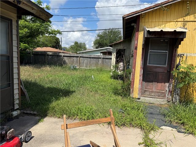 4541 Larkspur, Corpus Christi, TX 78416
