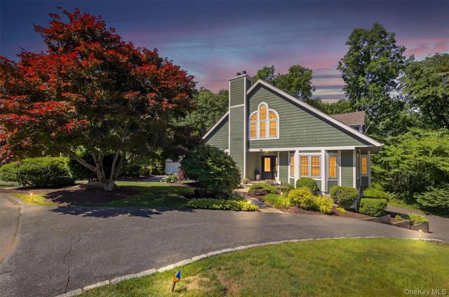 40 Nottingham Way, Mahopac, NY 10541