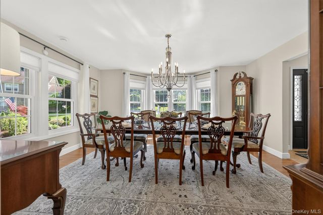 40 Nottingham Way, Mahopac, NY 10541